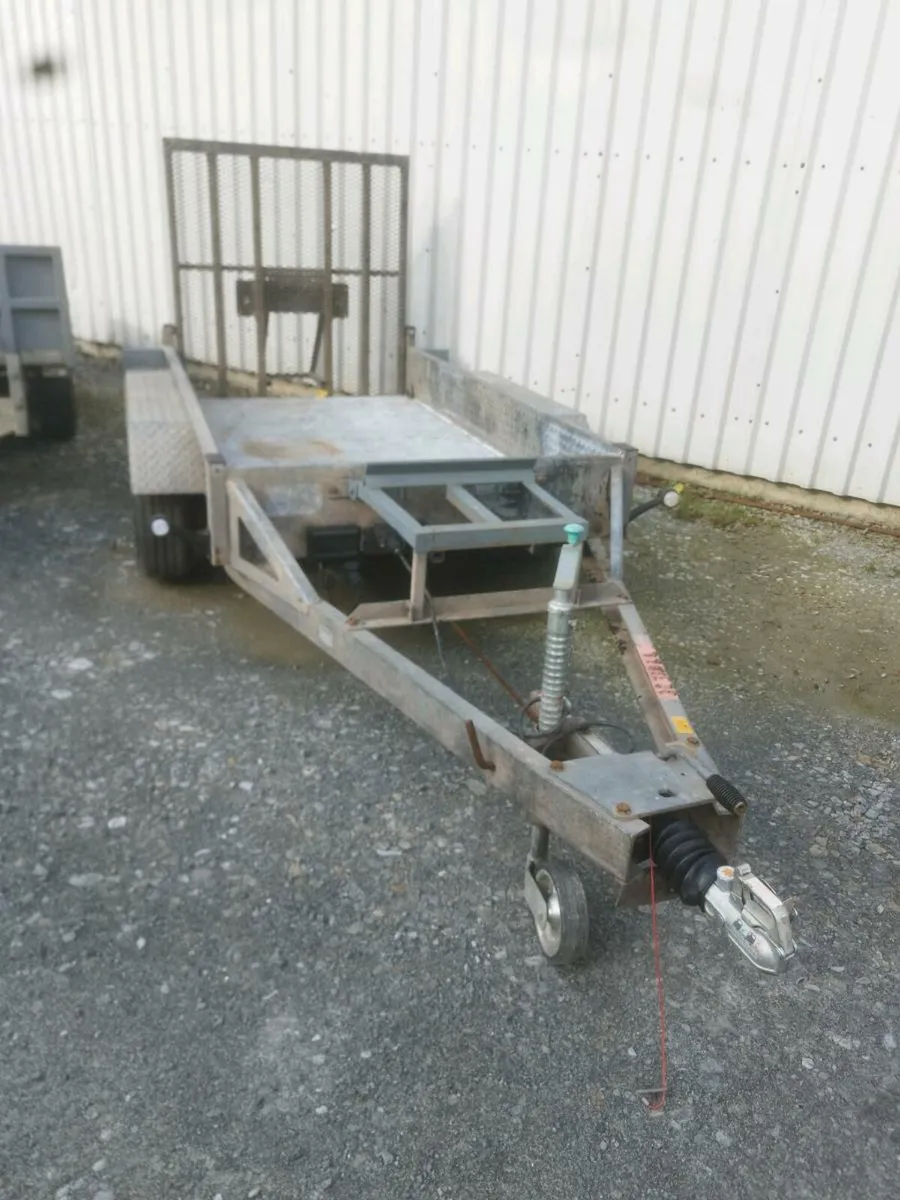 Trailer - Image 1