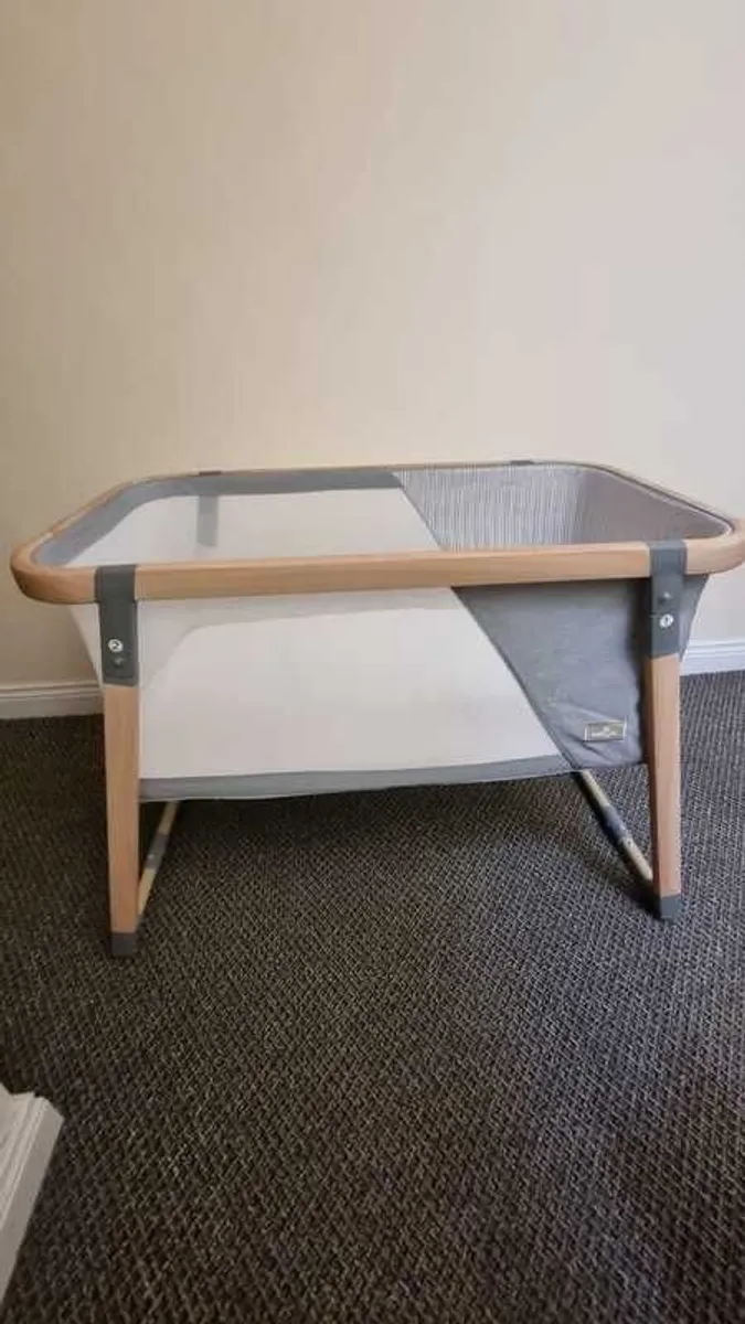 Bedside Baby Crib  Mamas & Papas, Clean & Ready to Use - Image 1