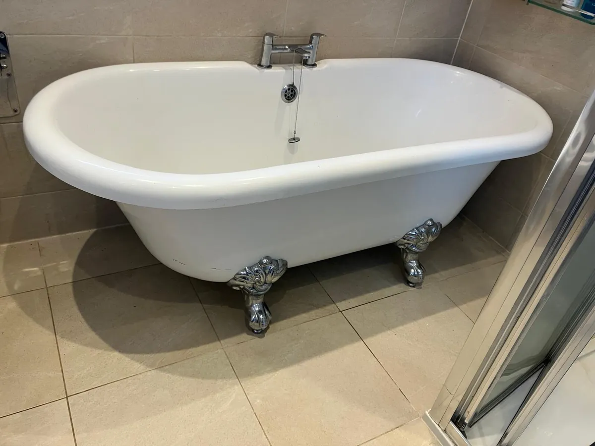 Freestanding bath - Image 1