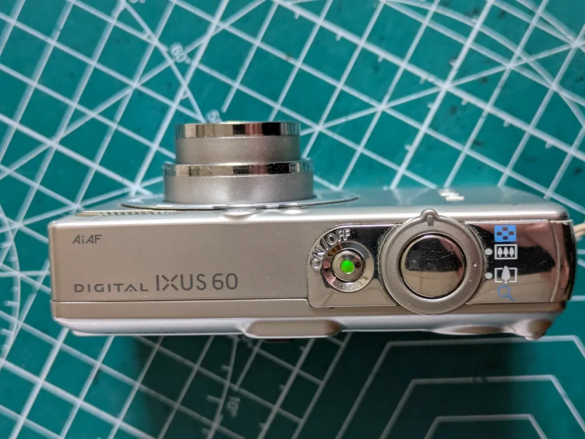 Canon ixus 60 6MP CCD🎨 digital compact camera - Image 2