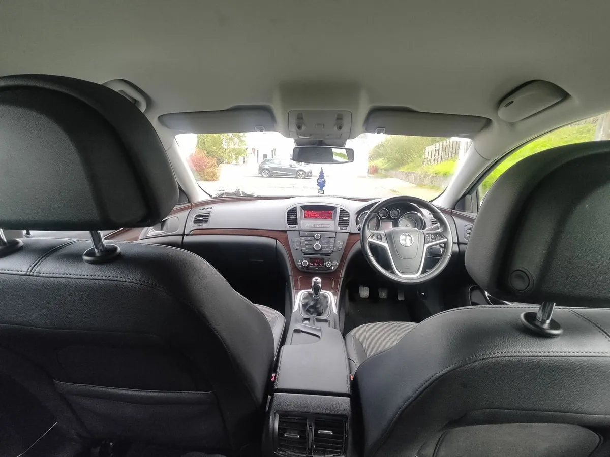 Vauxhall Insignia 2011 - Image 2