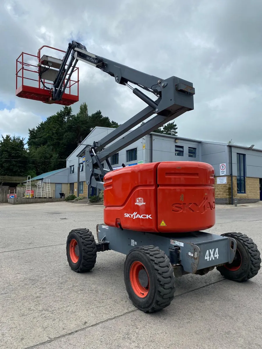 2015 SKYJACK SJ46AJ 52FT ARTIC DIESEL BOOM LIFT - Image 2