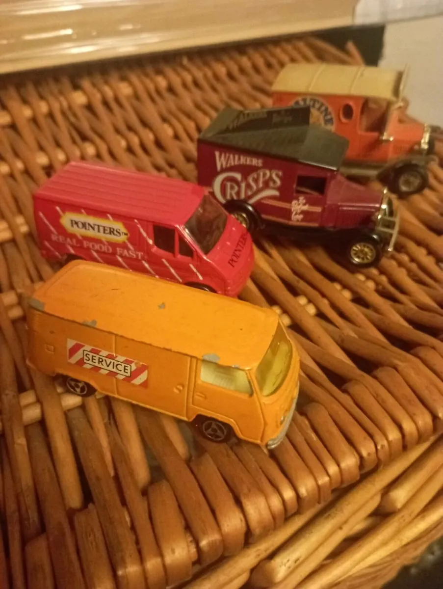 DIE-CAST MODLES FROM MATCHBOX / CORGI / LLEDO. - Image 2
