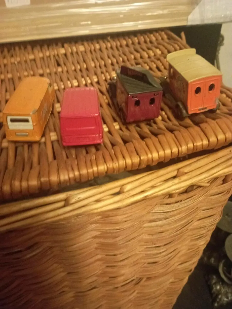 DIE-CAST MODLES FROM MATCHBOX / CORGI / LLEDO. - Image 3