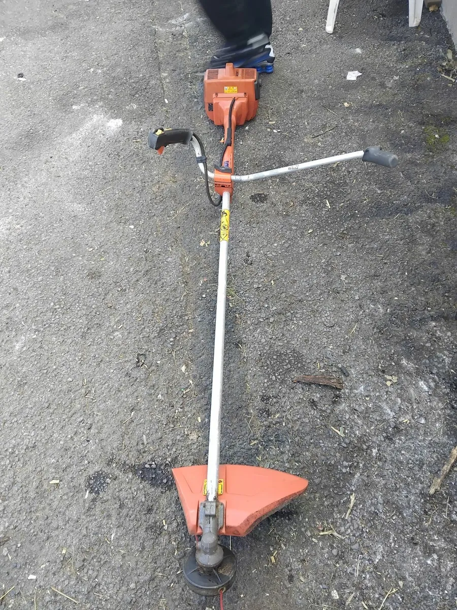 Husqvarna 232R grass strummers running well - Image 3