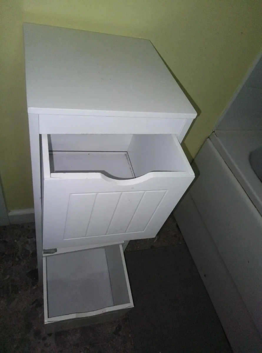 Bathroom cabinet - Image 3