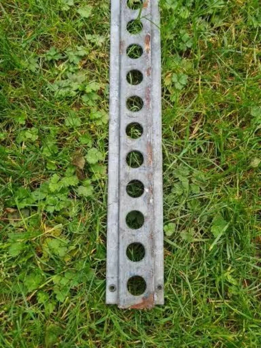 50ft of Heavy Duty Cargo Rail – Zinc Plated Standa - Image 2