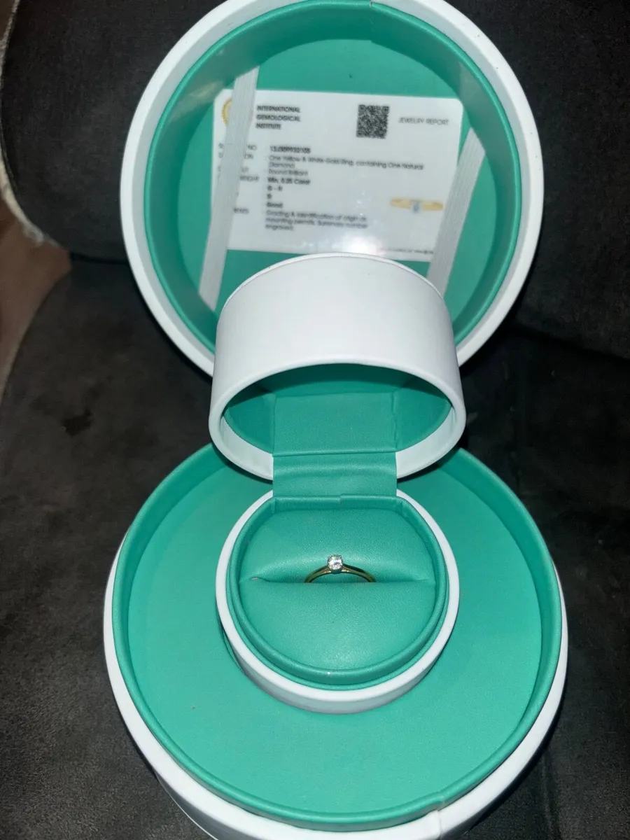 Engagement ring - Image 4