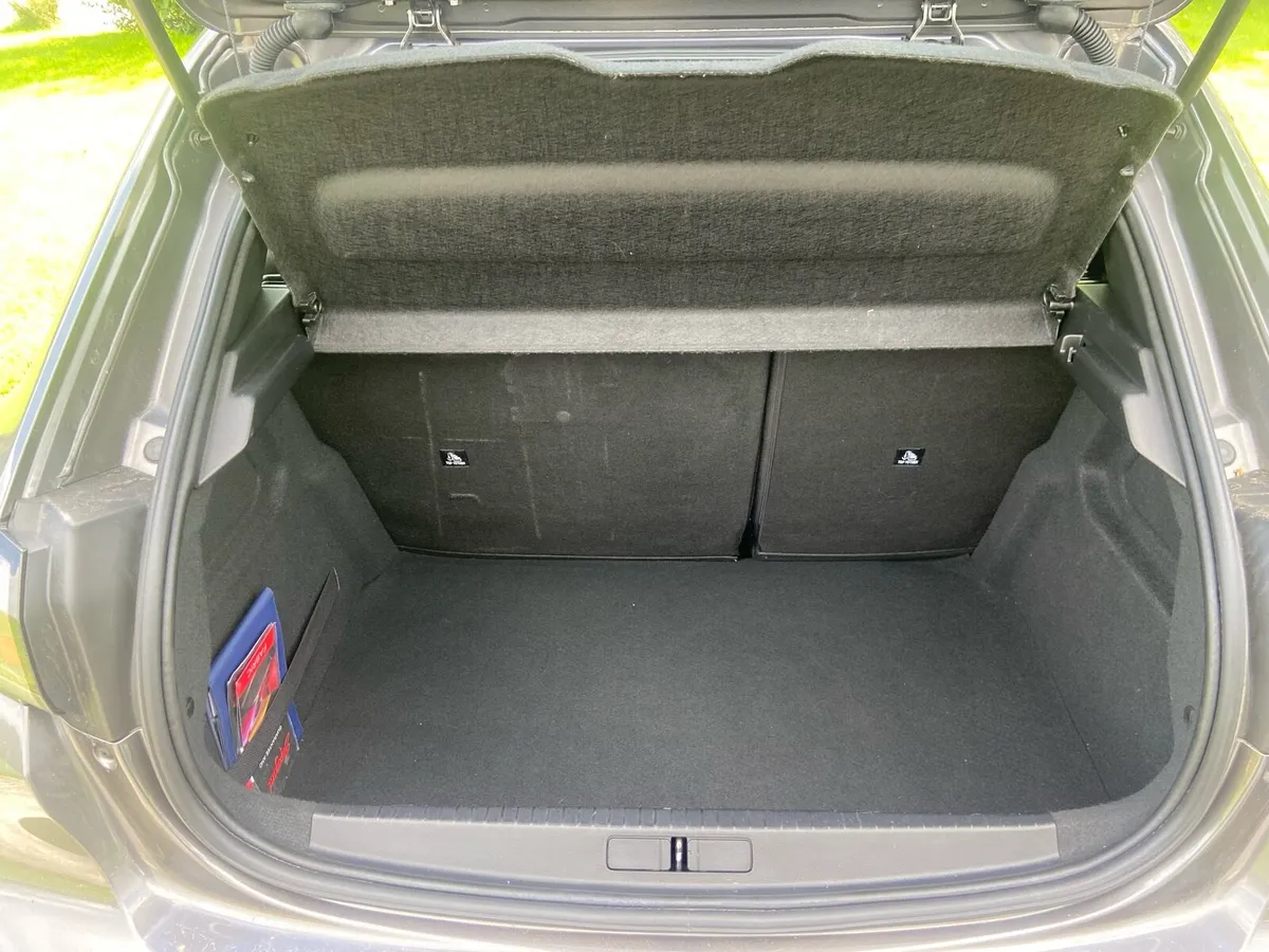 Peugeot 208 - Image 4