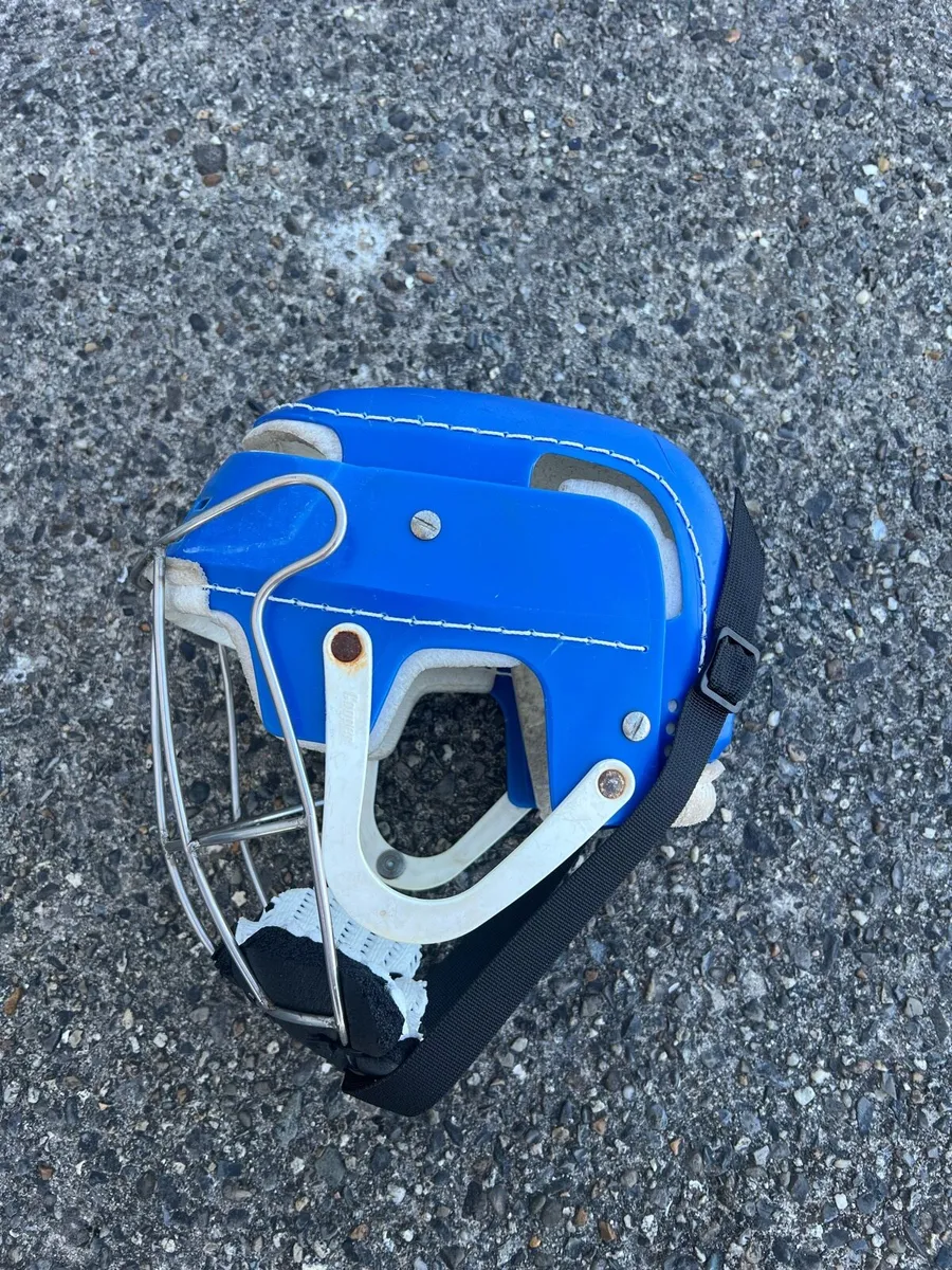 Old Kilkenny Faceguard Long Loop - Image 1