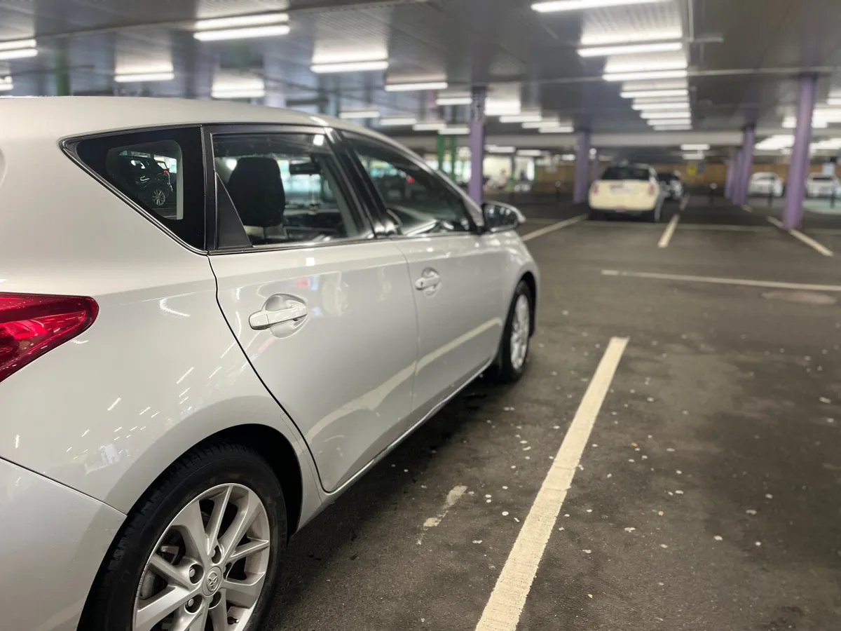 Car - Image 4