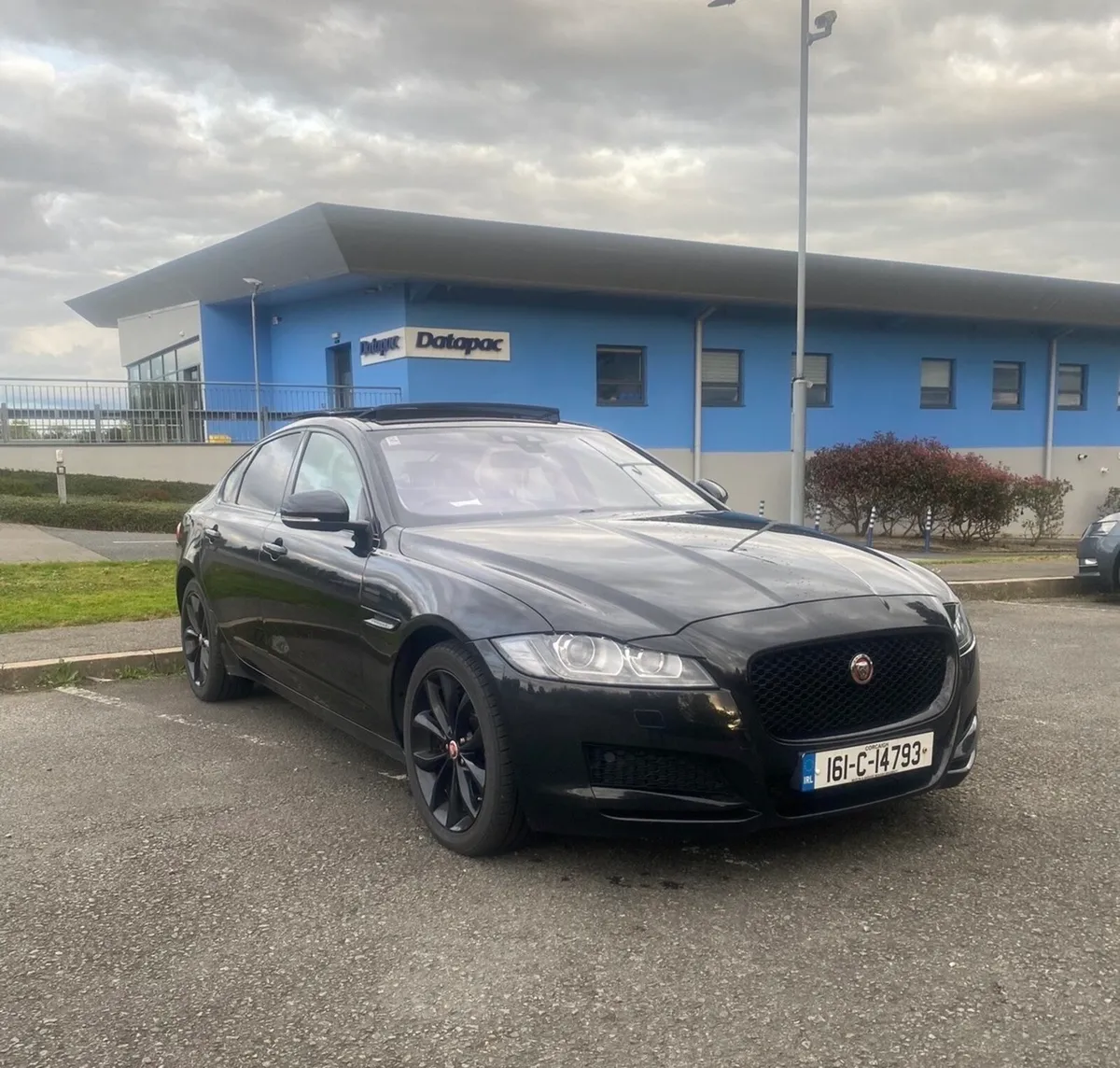 Jaguar XF 2016 OPEN TO OFFERS - Image 1