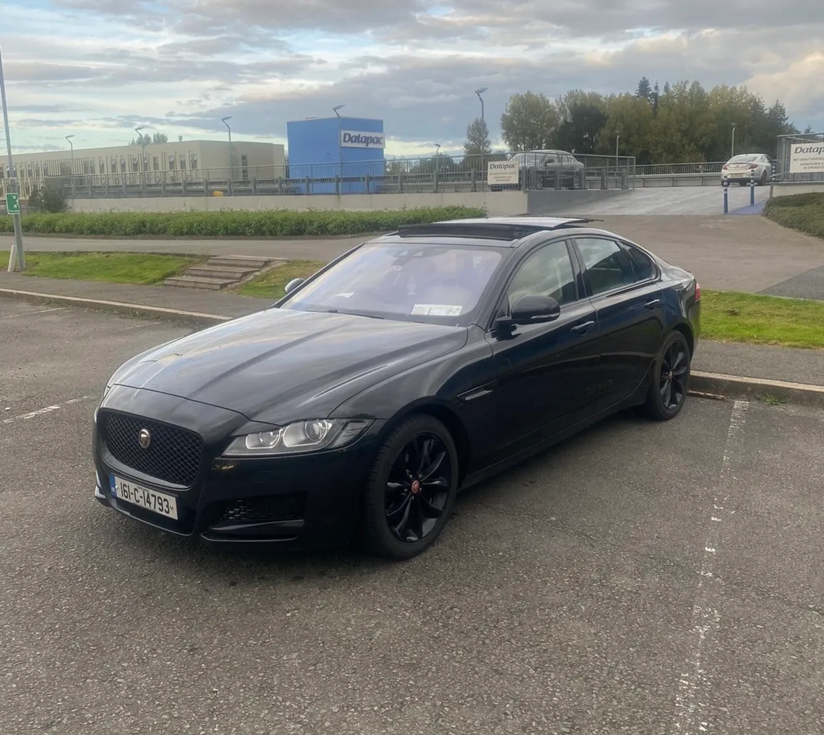 Jaguar XF 2016 OPEN TO OFFERS - Image 3