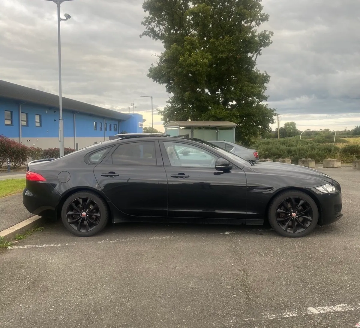 Jaguar XF 2016 OPEN TO OFFERS - Image 4