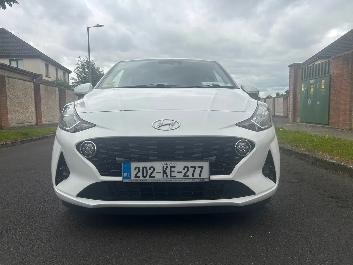 202 Hyundai i10 Deluxe model - Image 2