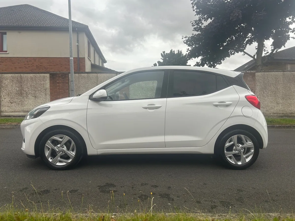202 Hyundai i10 Deluxe model - Image 4