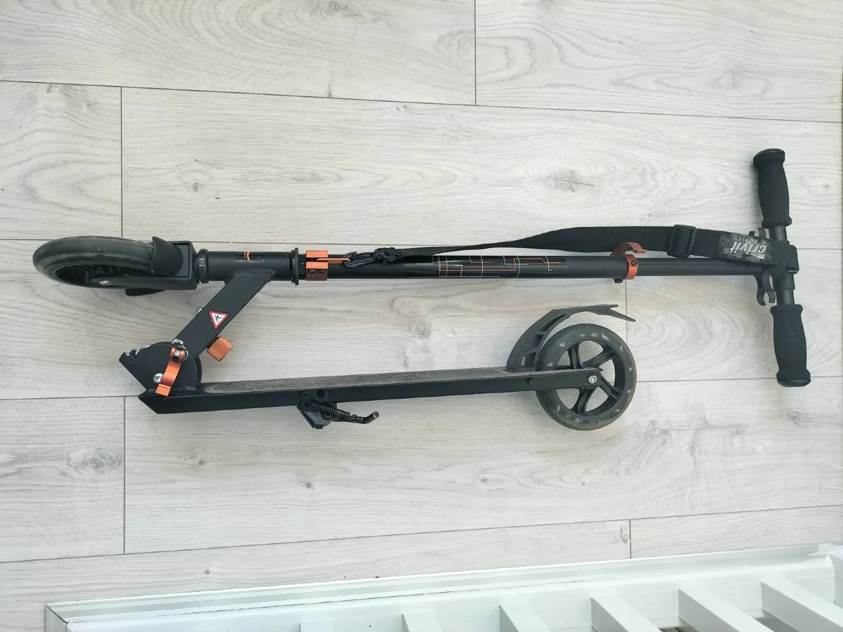 Scooter - Image 2