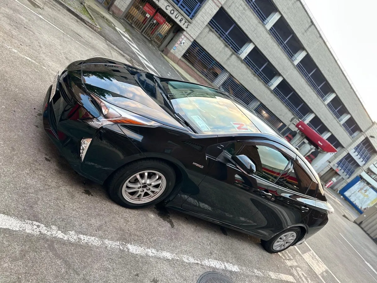 Toyota Prius 2016 for sale - Image 2