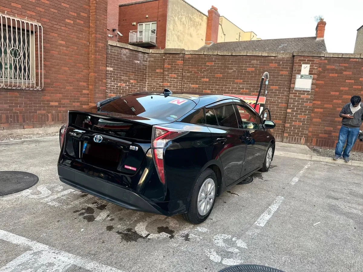 Toyota Prius 2016 for sale - Image 3