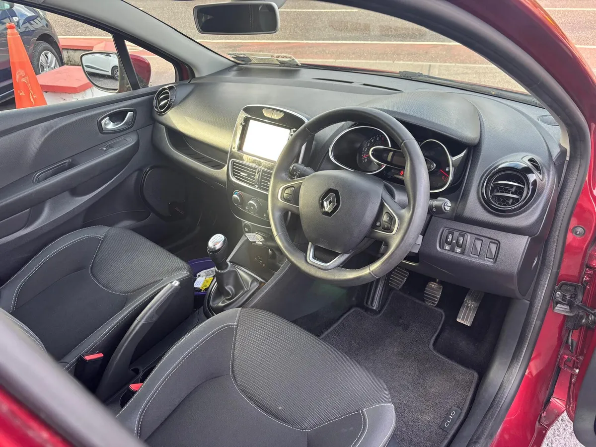 Renault Clio 2018  1.2  PETROL  LOW  MILEAGE - Image 3