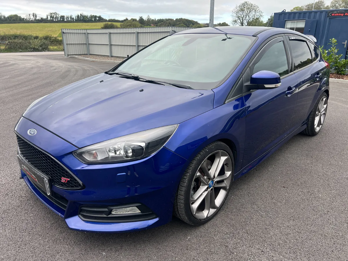 2015 (152) Ford Focus ST-3 2.0 TDCI -Heated Leathe - Image 4
