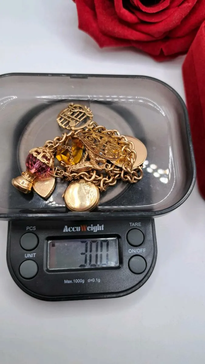 vintage 9 ct charm bracelet - Image 4