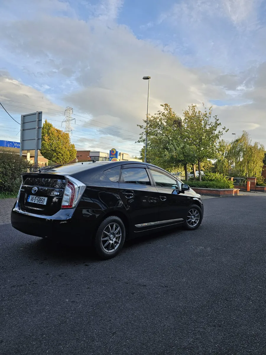 Toyota Prius 2014 Hybrid  Automatic - Image 2