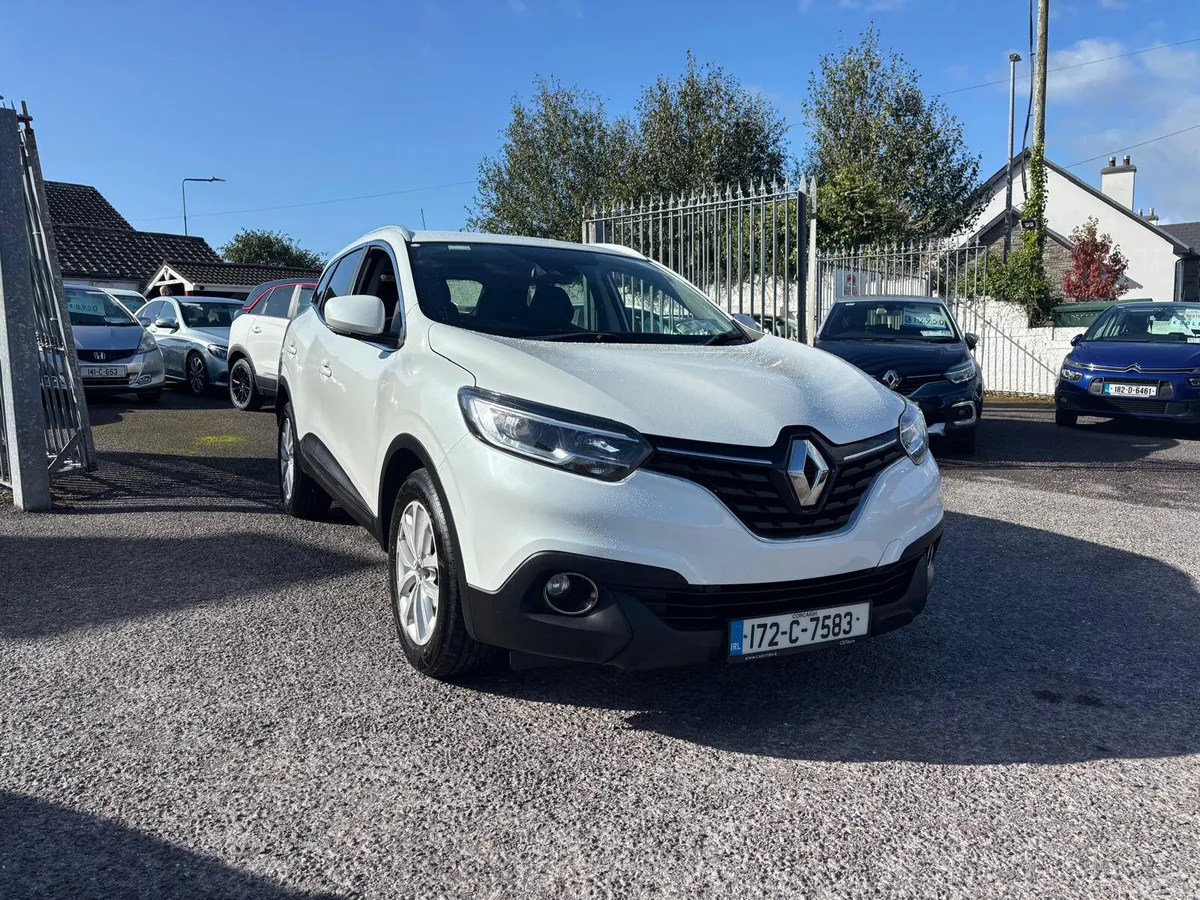 Renault Kadjar 2017  PETROL  FINANCE  ARRANGED - Image 2
