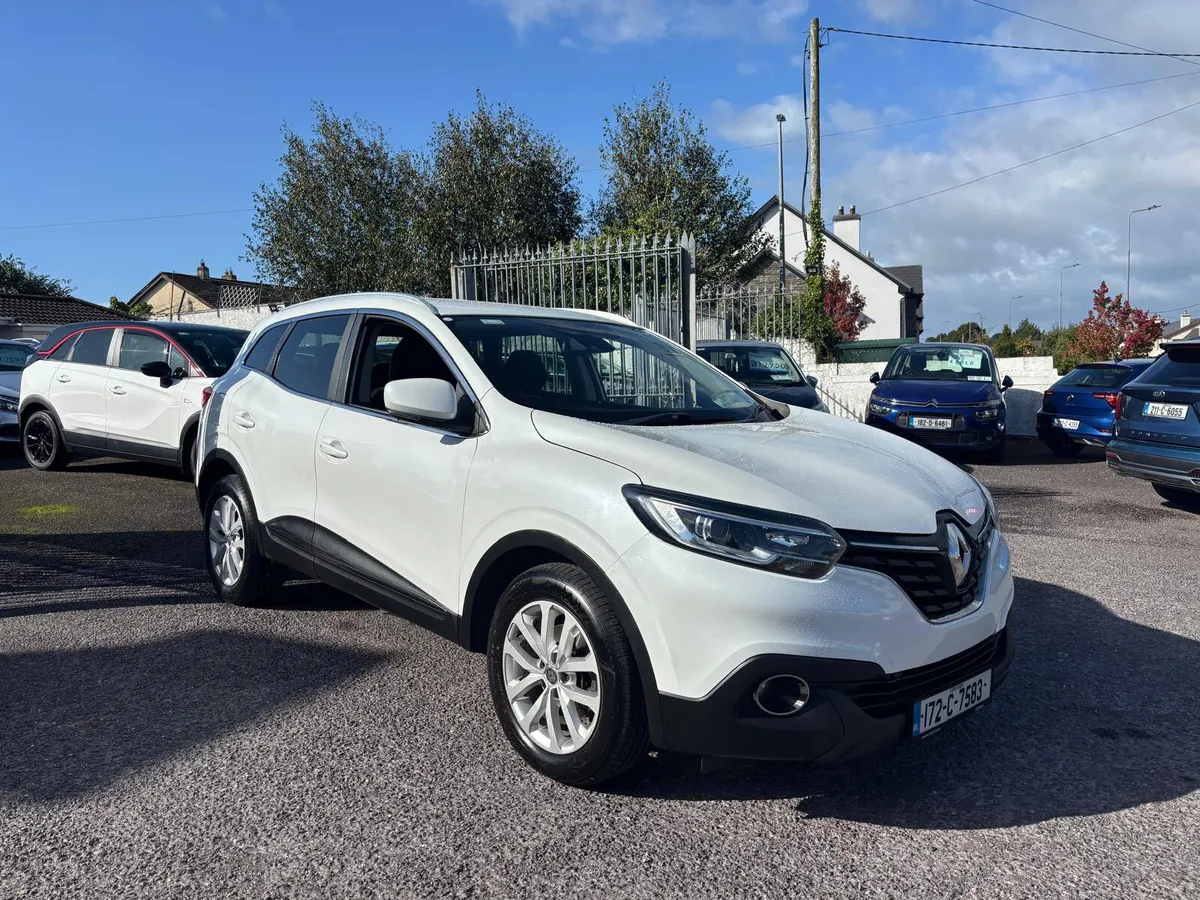 Renault Kadjar 2017  PETROL  FINANCE  ARRANGED - Image 1