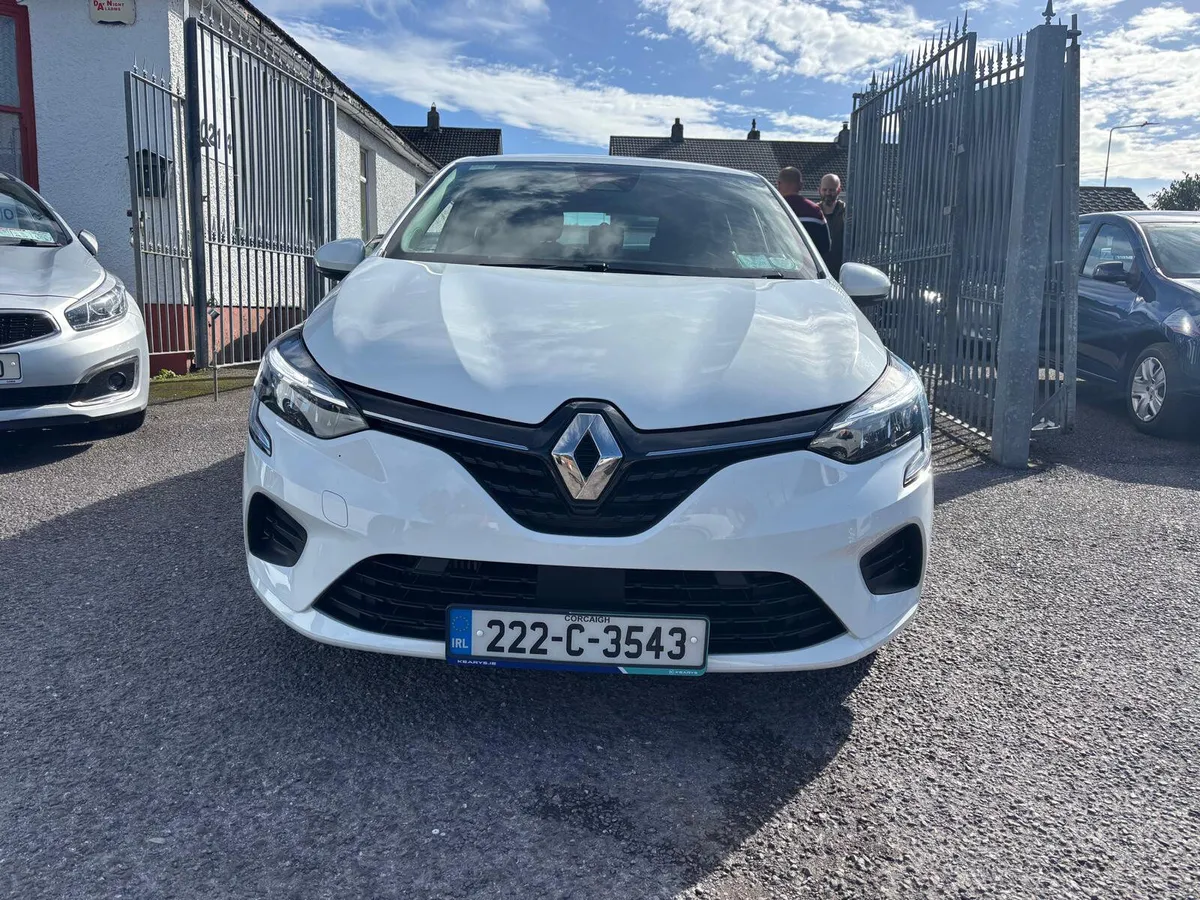 Renault Clio 2022  1.0  PETROL   FINANCE  ARRANGED - Image 2
