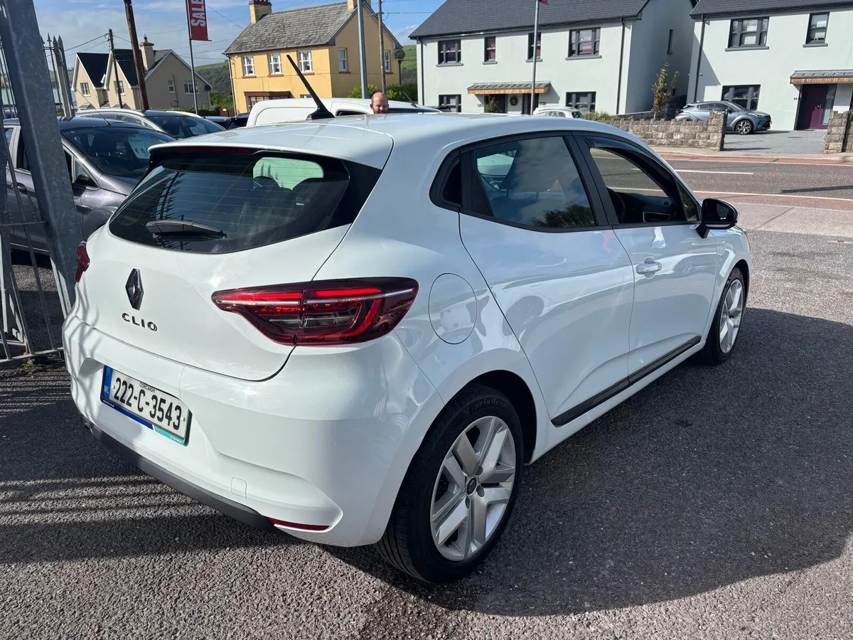 Renault Clio 2022  1.0  PETROL   FINANCE  ARRANGED - Image 3