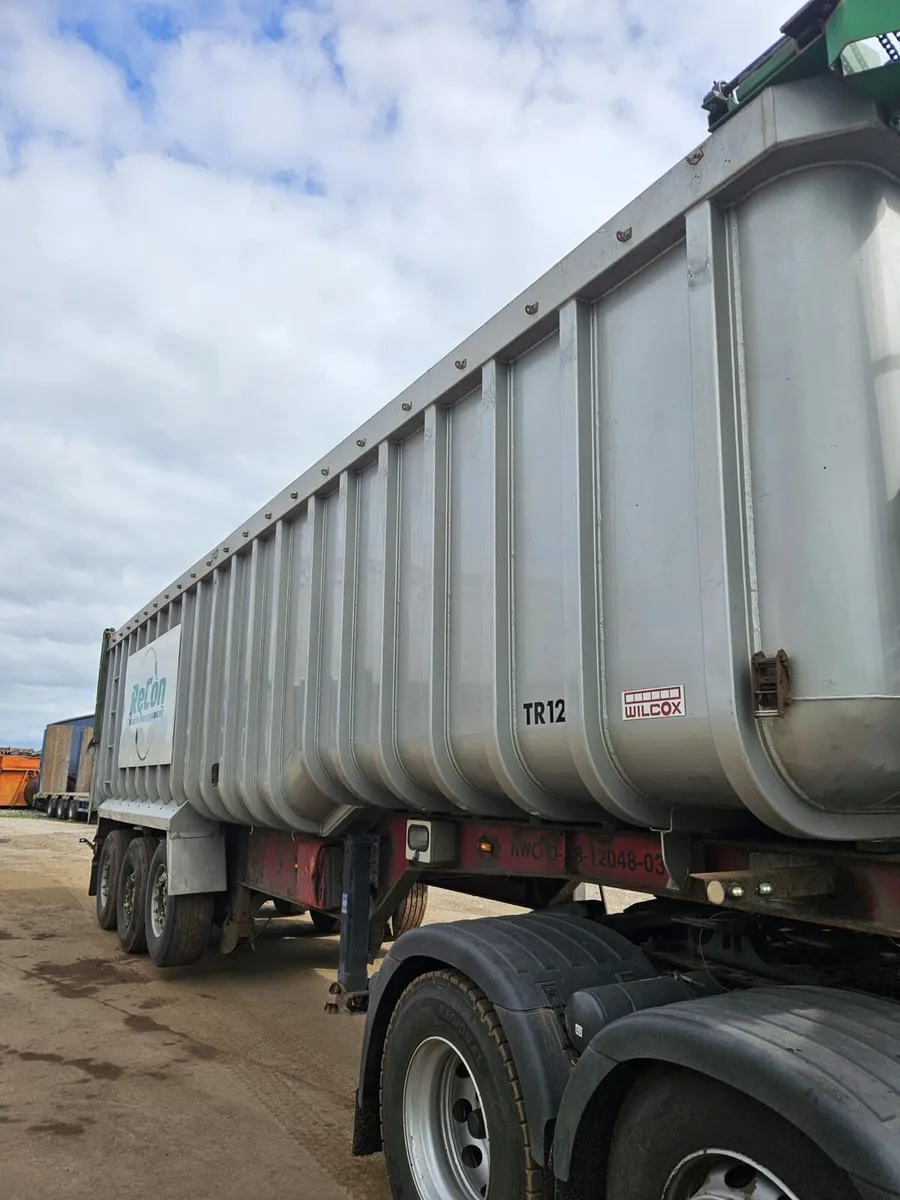 Bulk Tipper - Image 1