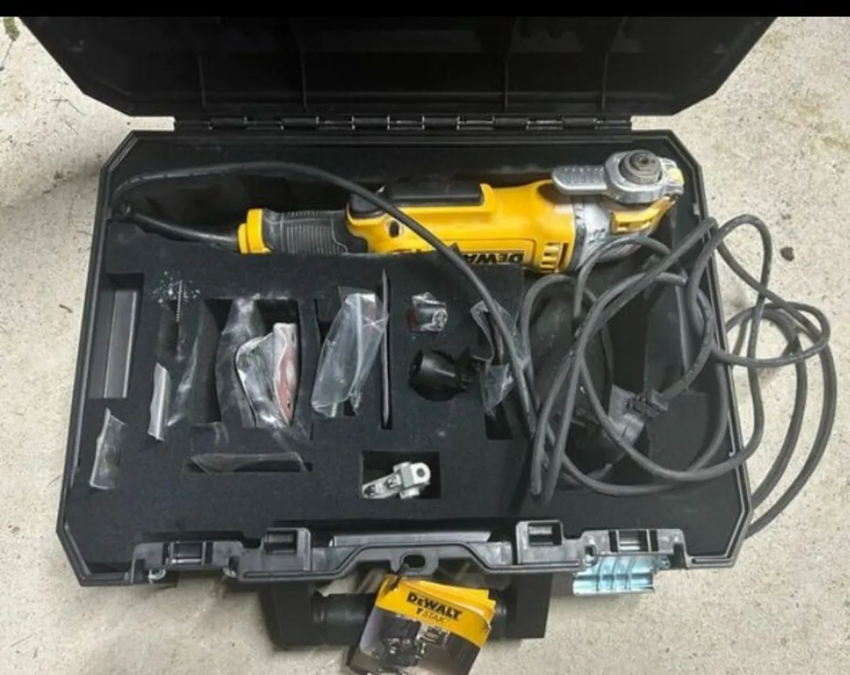 Dewalt multitool(DWE315KT) - Image 1