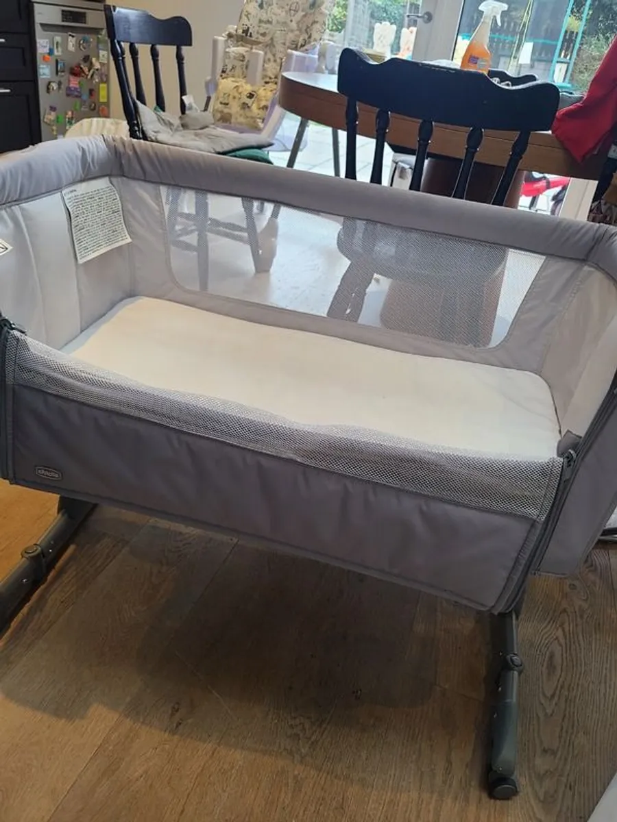 Chicco 'Next2Me' co-sleeper crib - Image 1