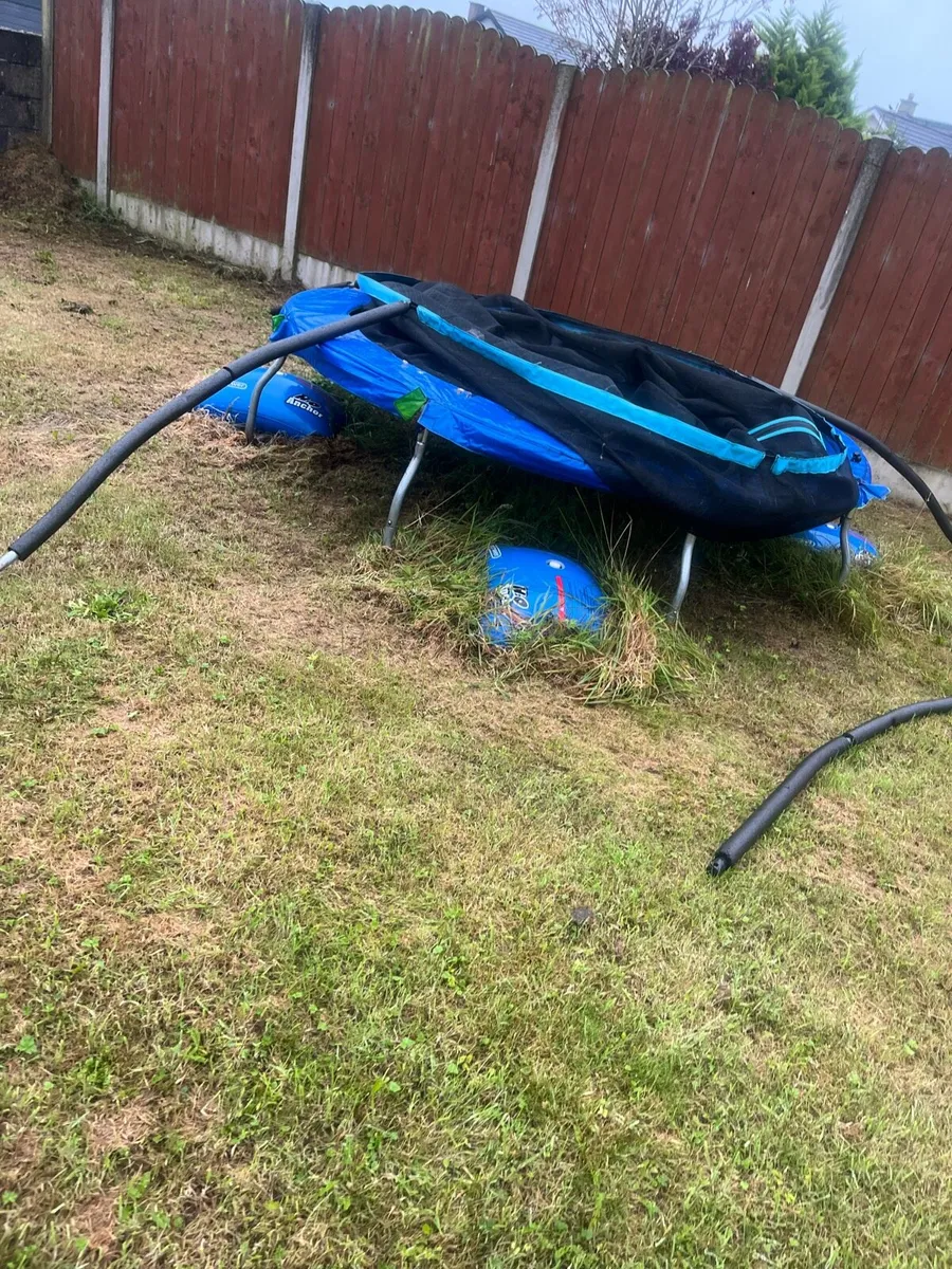 10ft trampoline, enclosure and water anchors - Image 2