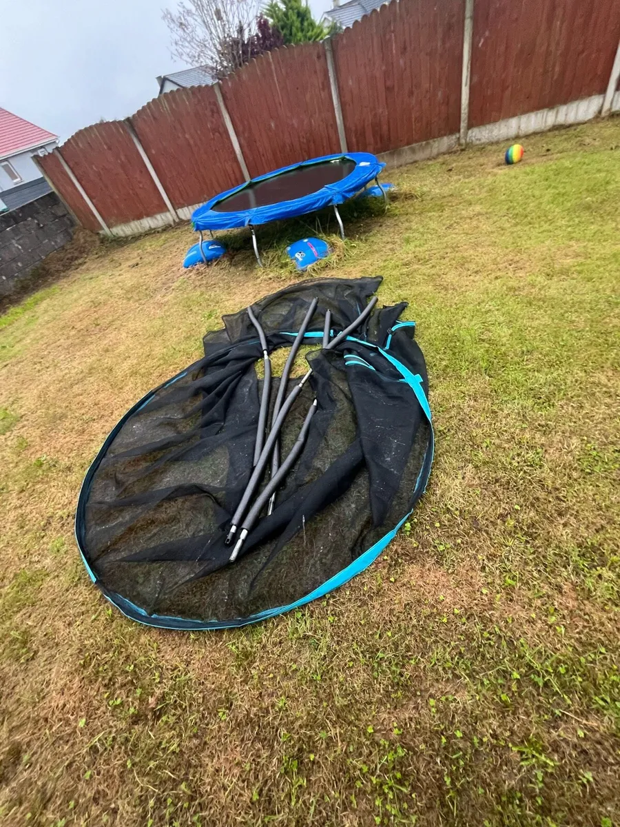 10ft trampoline, enclosure and water anchors - Image 4
