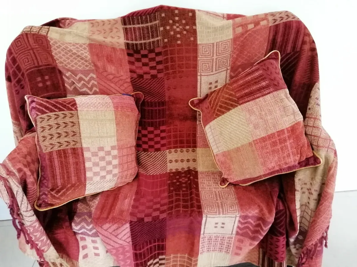 Cushions and throw