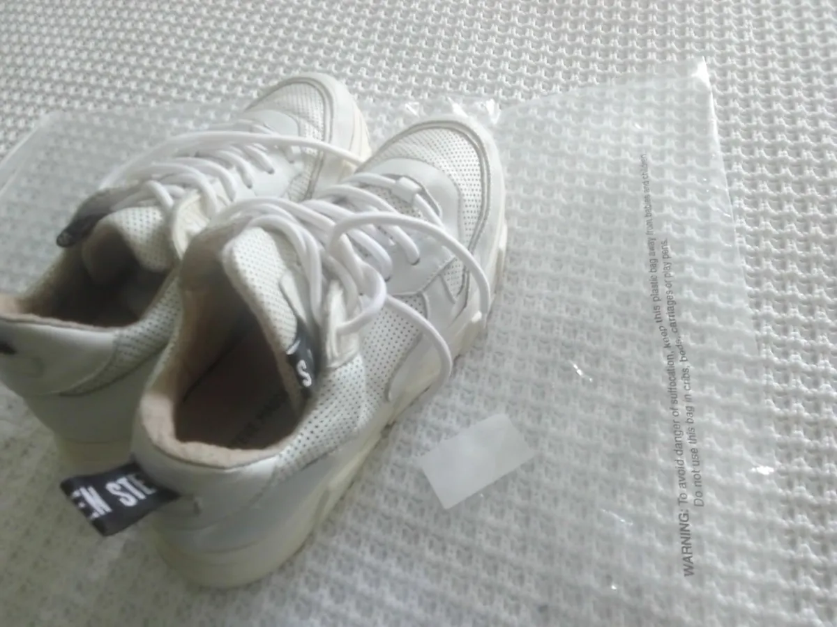 STEVE MADDEN WHITE LEATHER CHUNKY TRAINERS SIZE 5 - Image 4