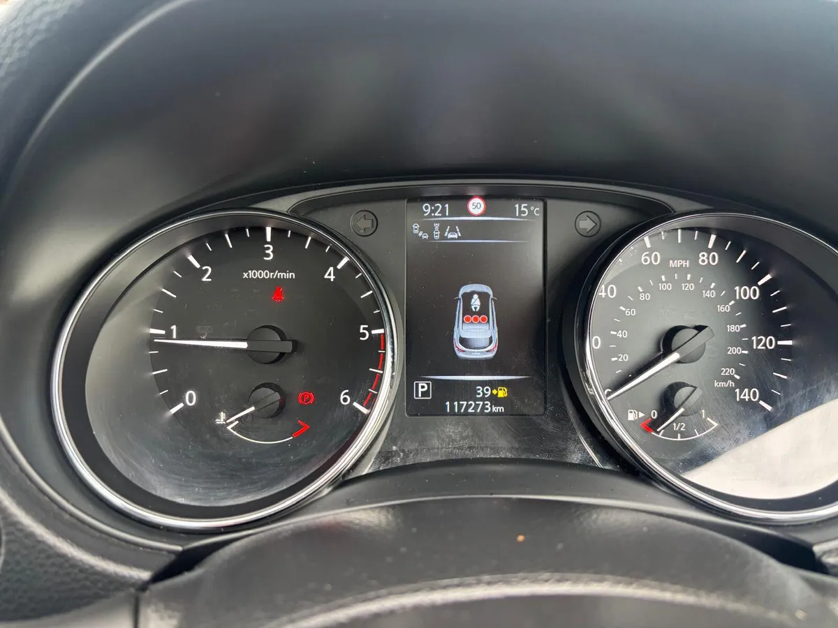 Nissan Qashqai 2014  AUTOMATIC  DIESEL  , TOP SPEC - Image 4