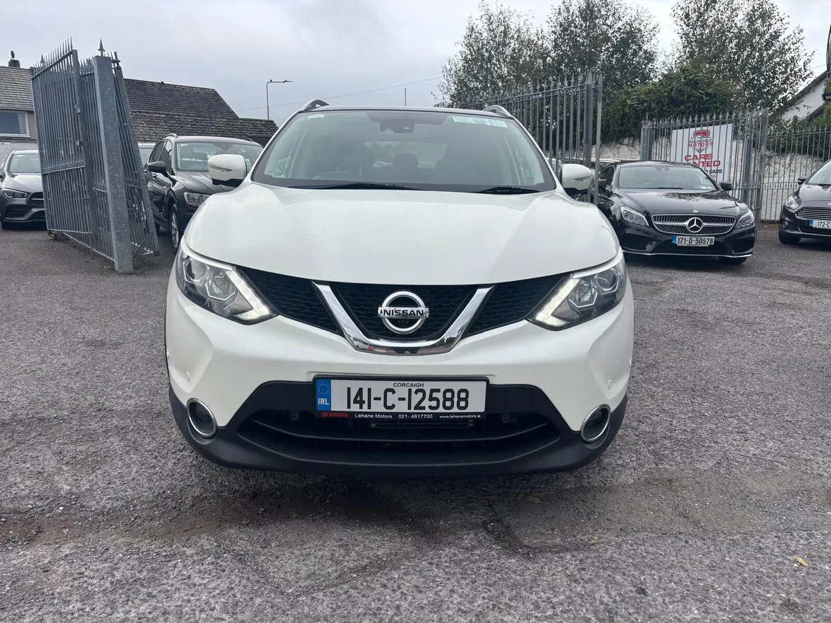Nissan Qashqai 2014  AUTOMATIC  DIESEL  , TOP SPEC - Image 3