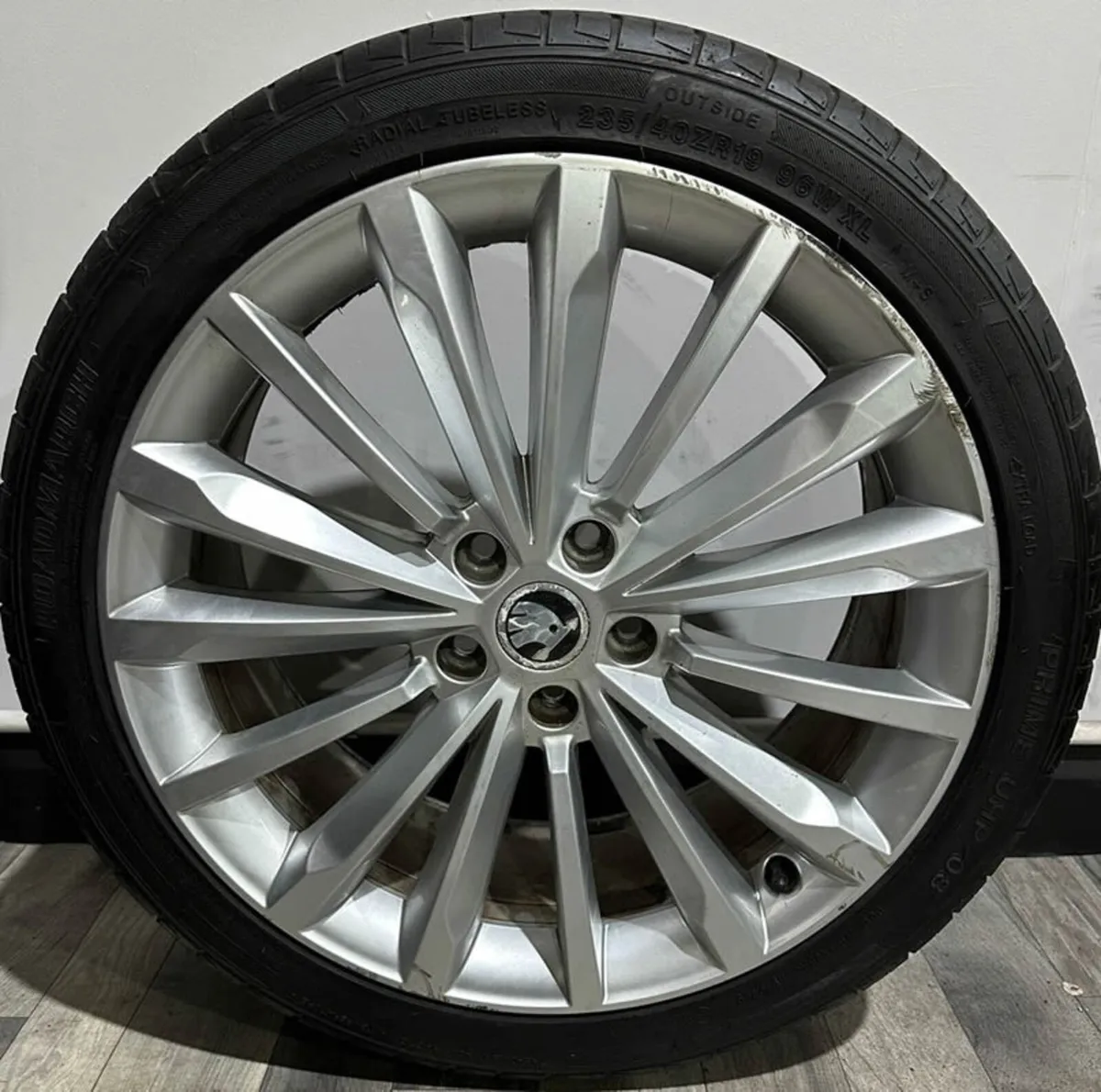 19" GENUINE SKODA SUPERB III Alloy Wheels & Tyres - Image 2
