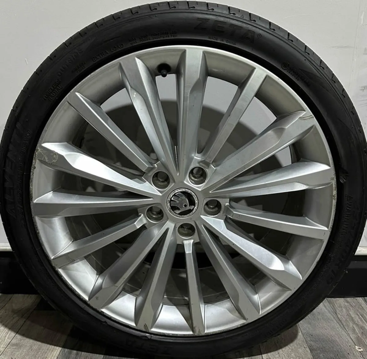 19" GENUINE SKODA SUPERB III Alloy Wheels & Tyres - Image 4