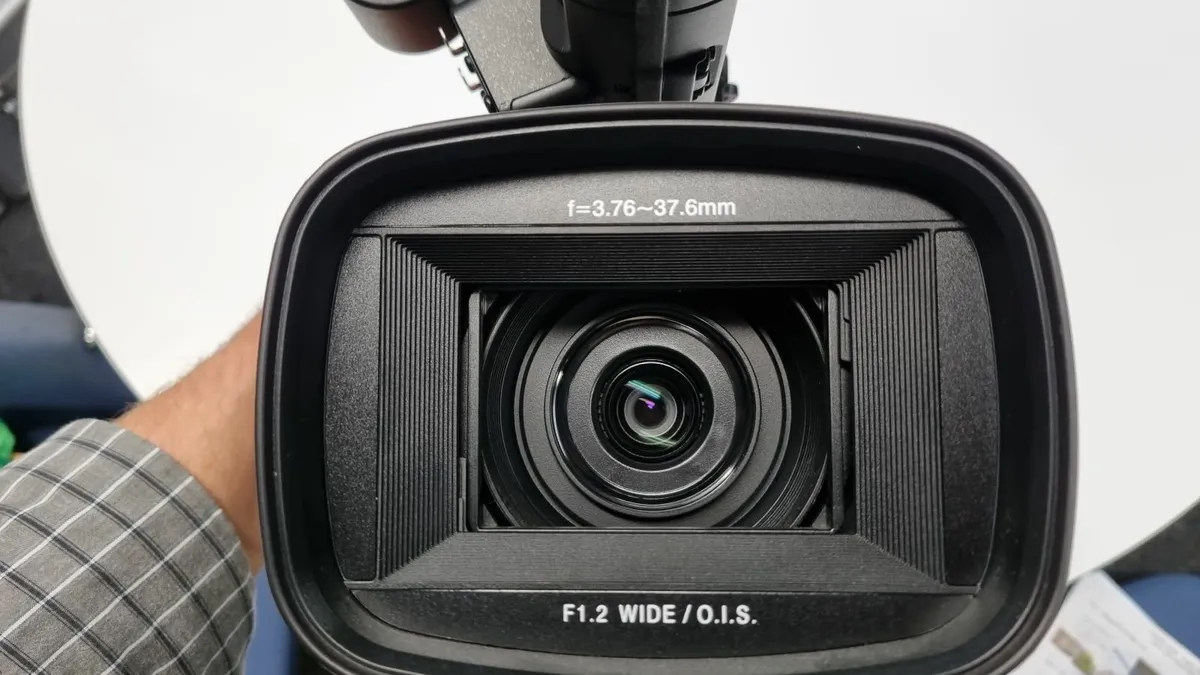 Professional JVC GY-HM360E HD Camcorder - Image 4