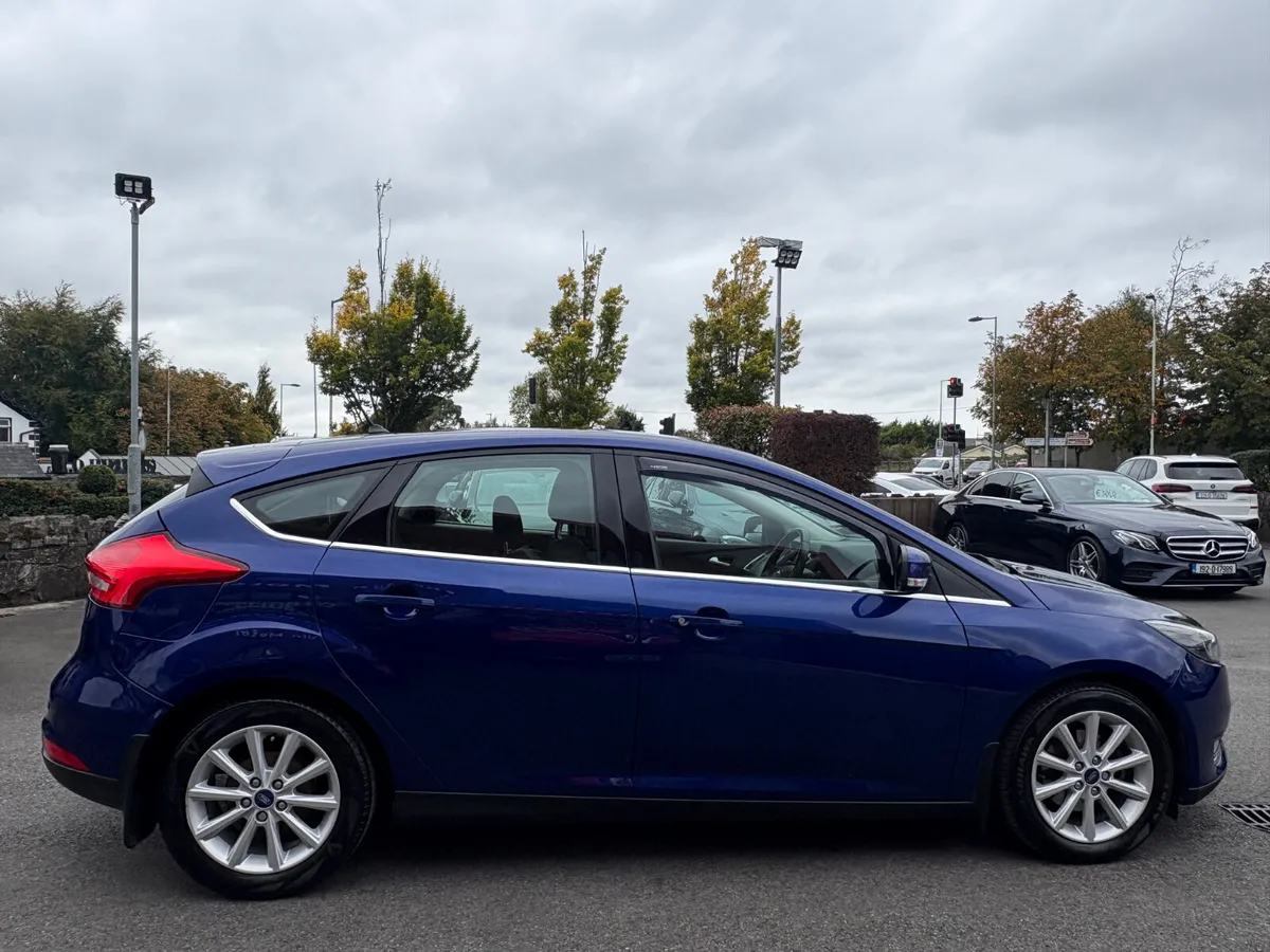 172 Ford Focus Titanium 1.5 Diesel Hatchback - Image 4