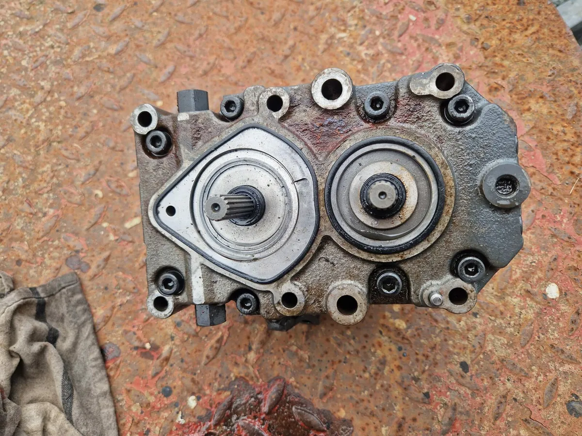 Kobota zero turn pump repairs - Image 4