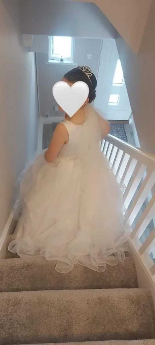 Communion dress - Image 3