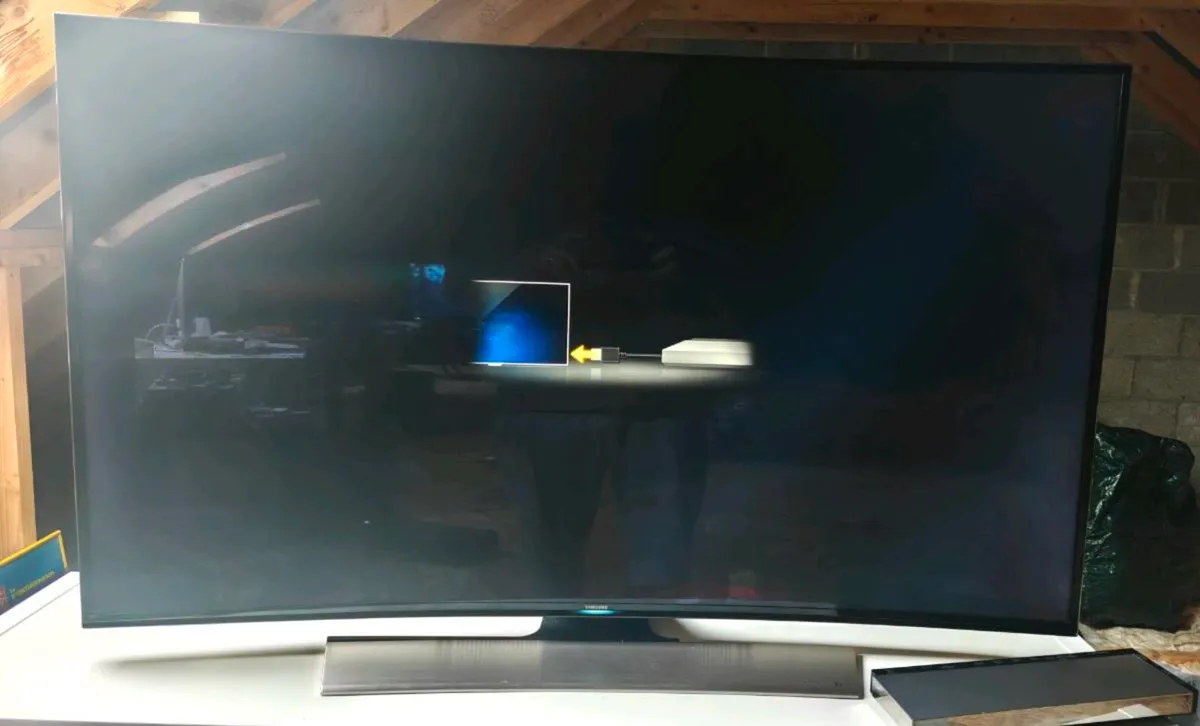 Samsung 55Inch Curved TV - Image 2