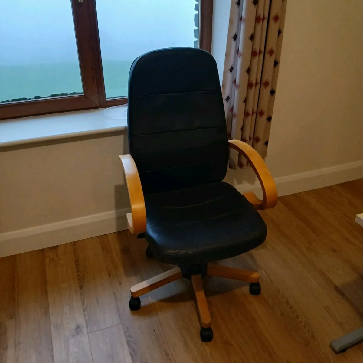 Office furniture - Image 2