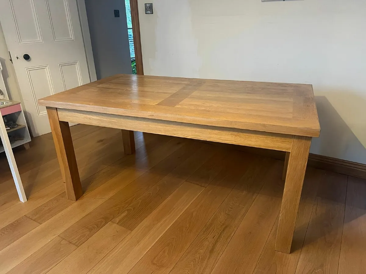 Dining table - Image 1