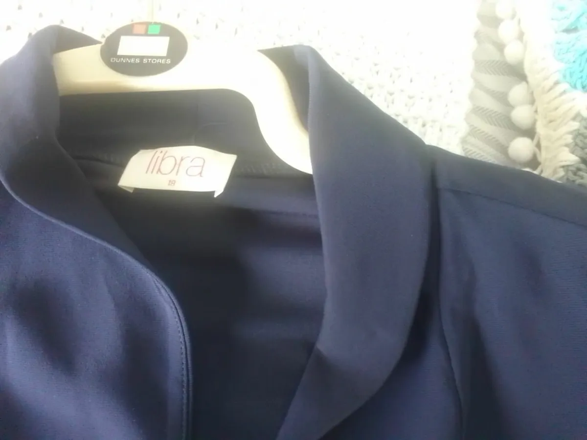 LIBRA DESIGN NAVY JACKET SIZE 16-18 as NEW - Image 2